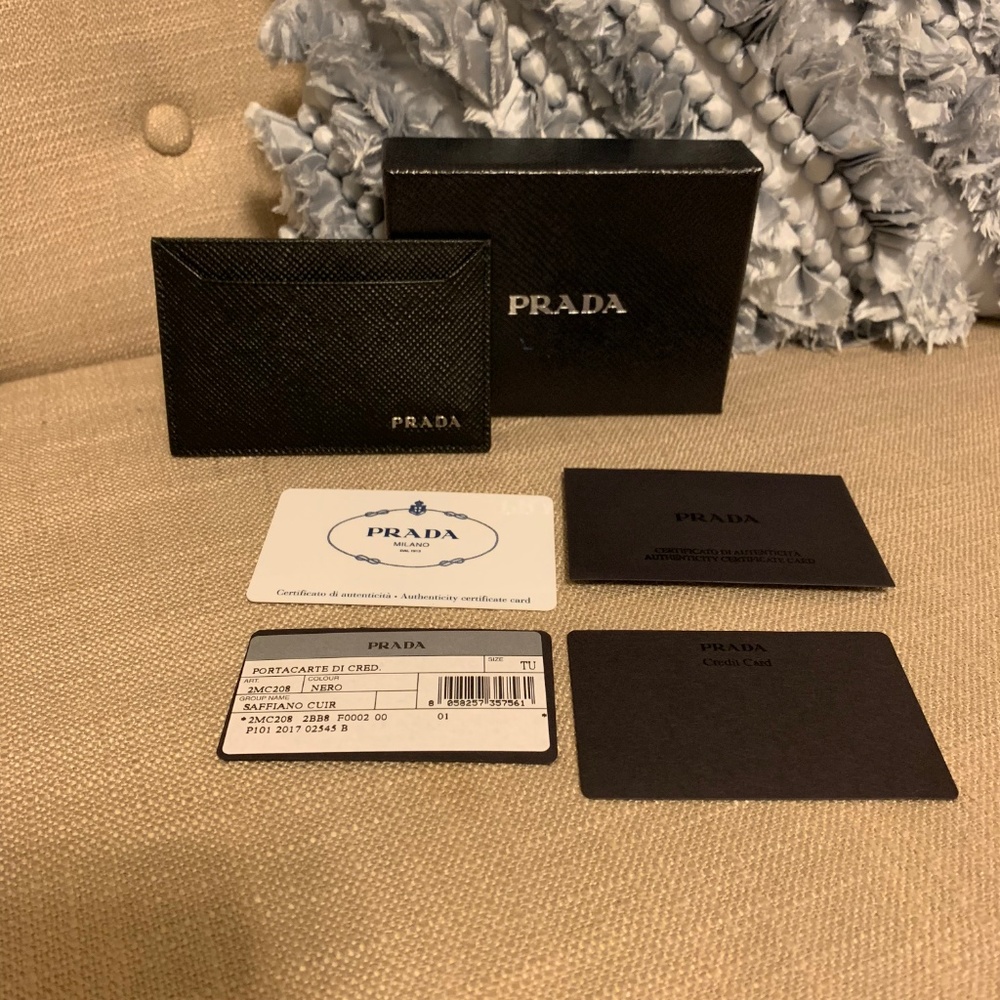 PRADA Port Orizzontale card holder NWT 100% Auth